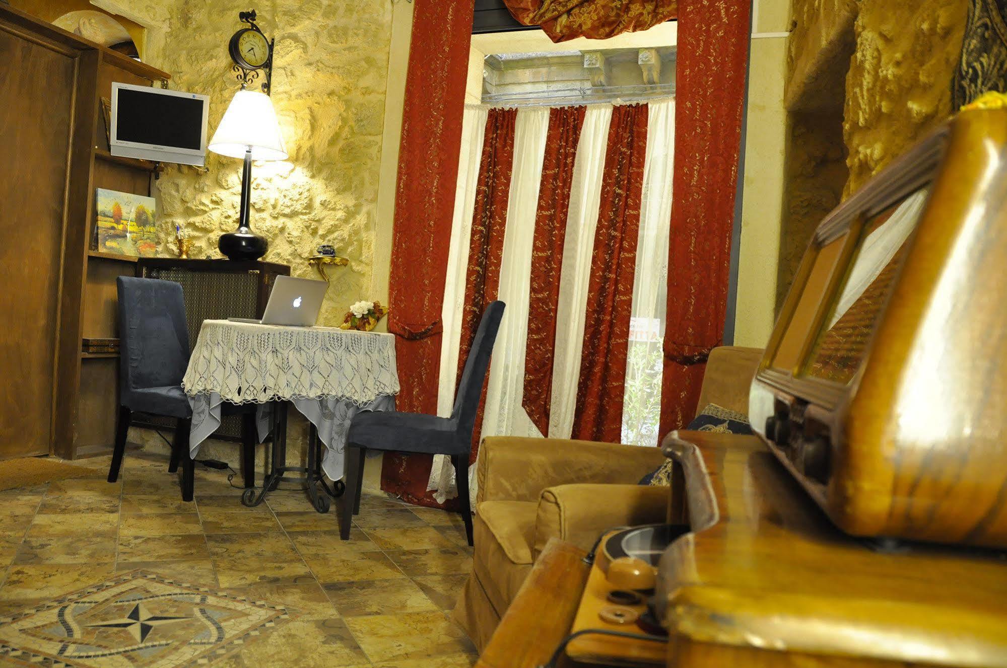 Bed and Breakfast Del Centro Энна Экстерьер фото